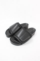 Moochi - Chunky Velcro Slides