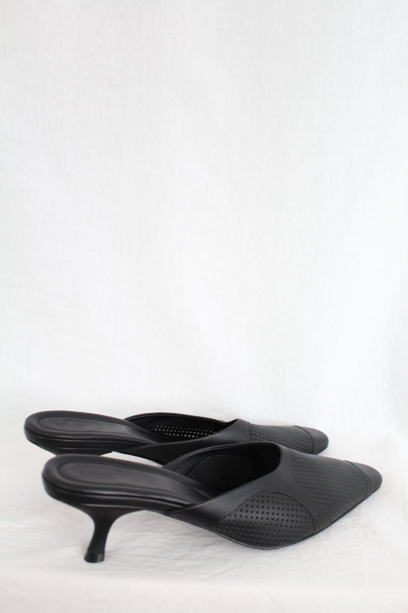 St. Agni - Perforated Heels