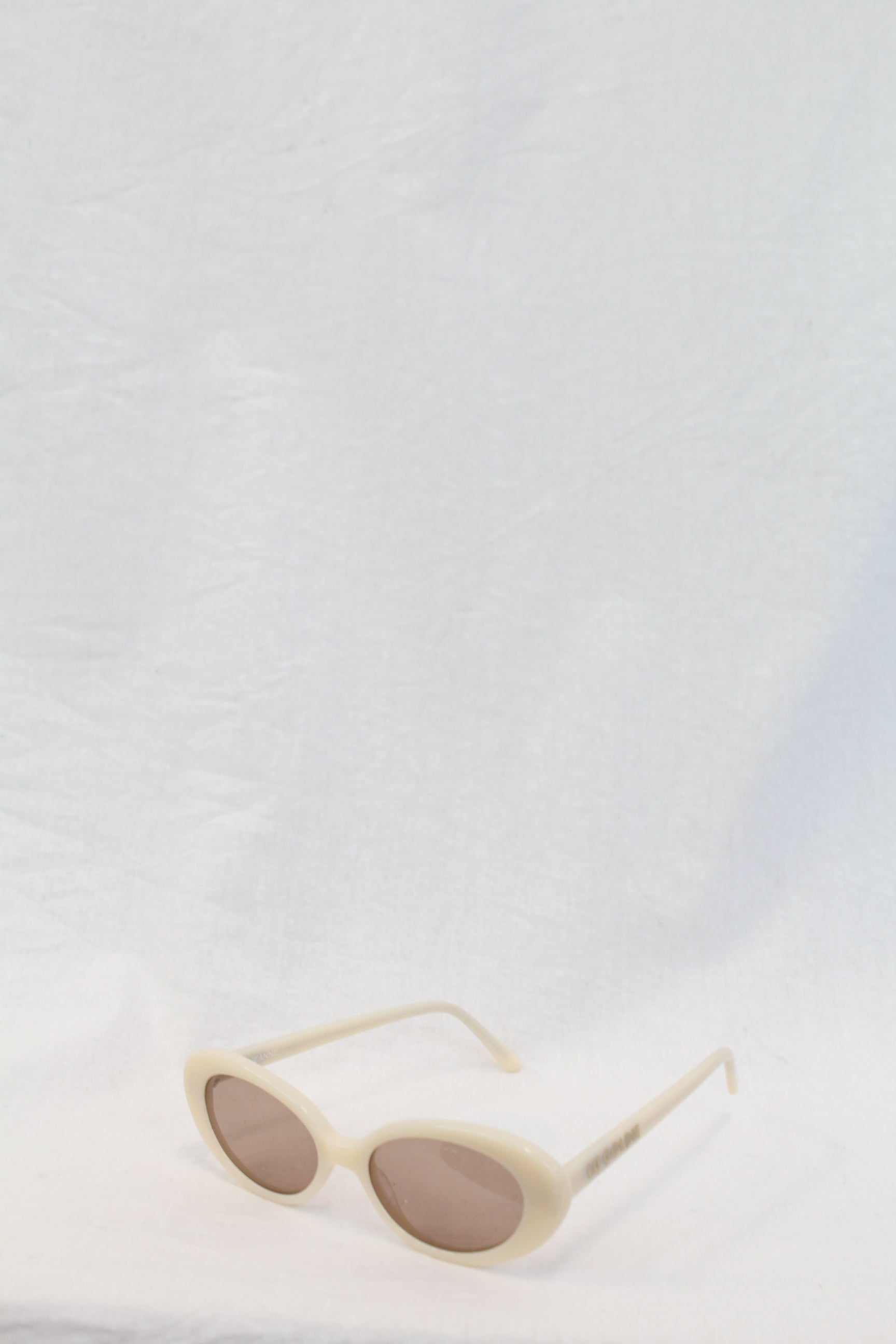 Lu Goldie - Jeanne Sunnies