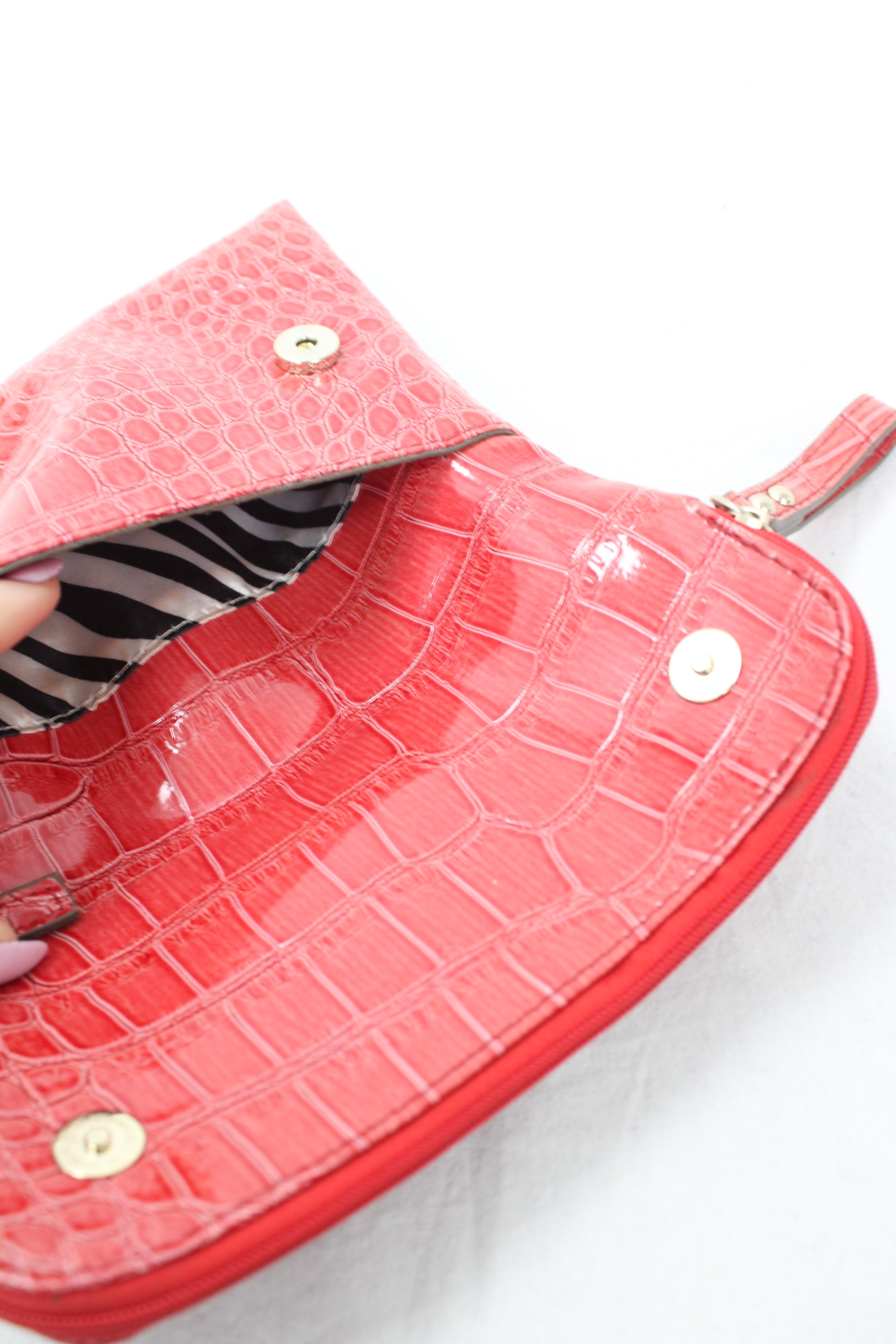 Guess - Croc Bow Wristlet