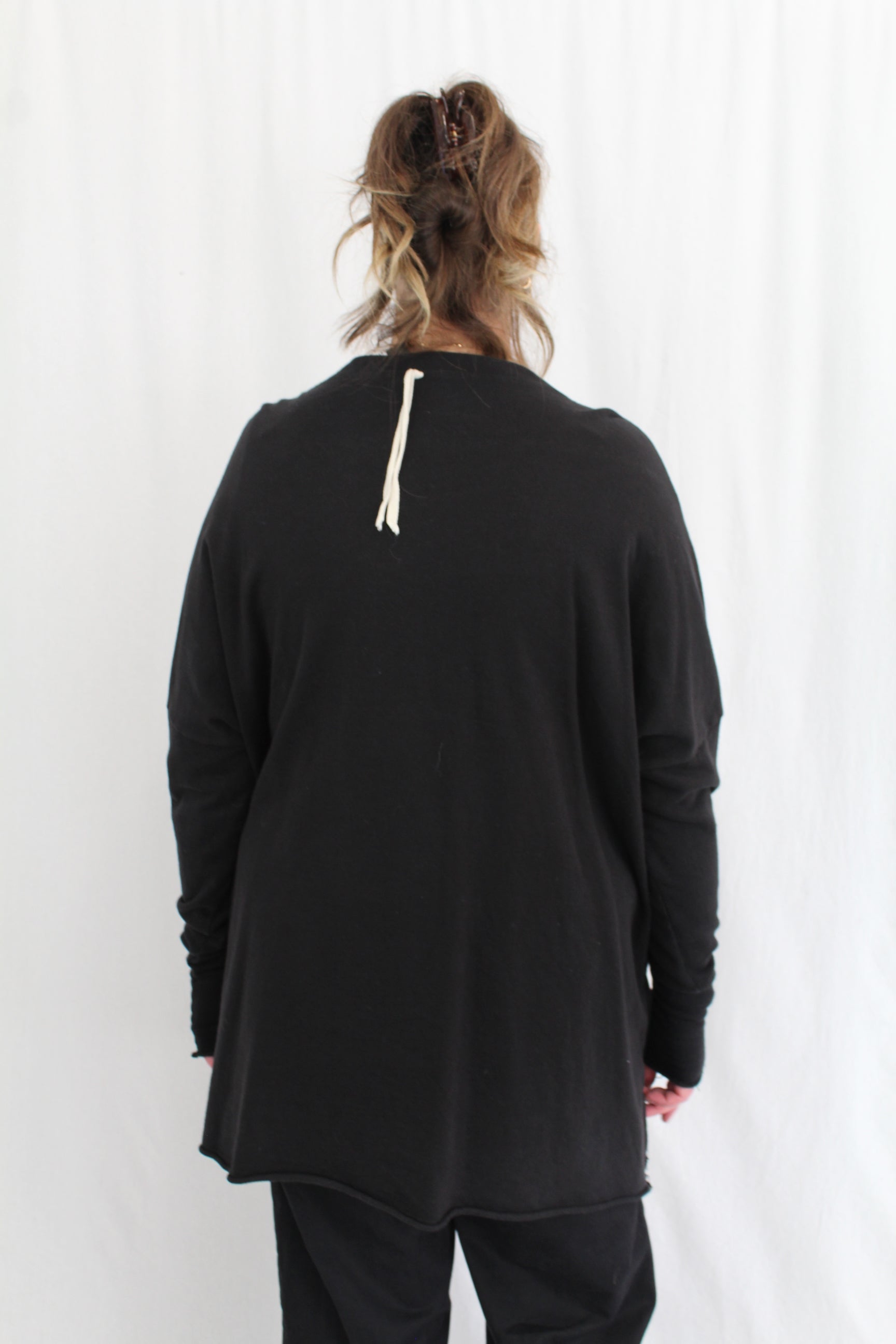 Lui Hon - Hole Sweatshirt