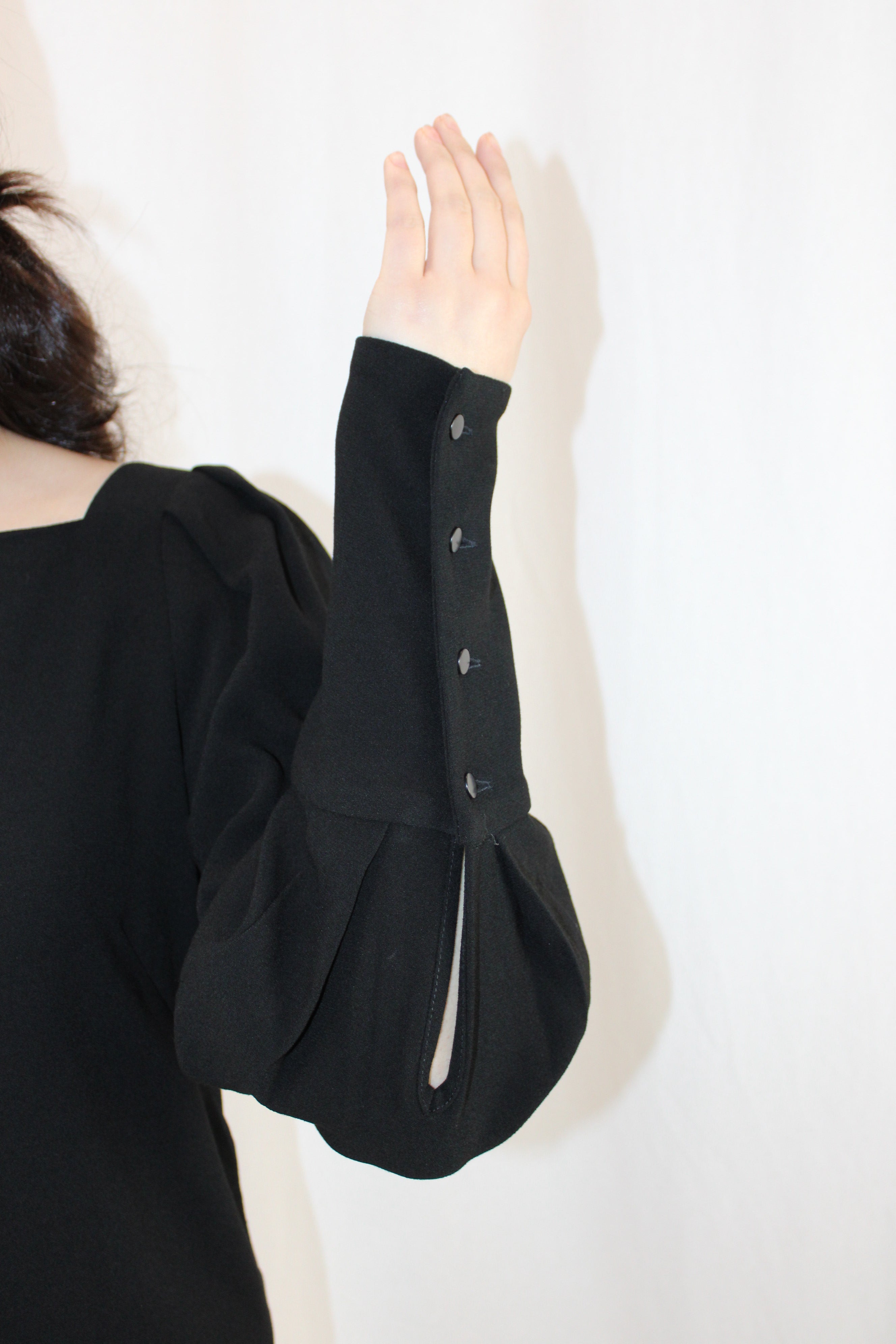 Cue - NWT Minimal Mini Dress