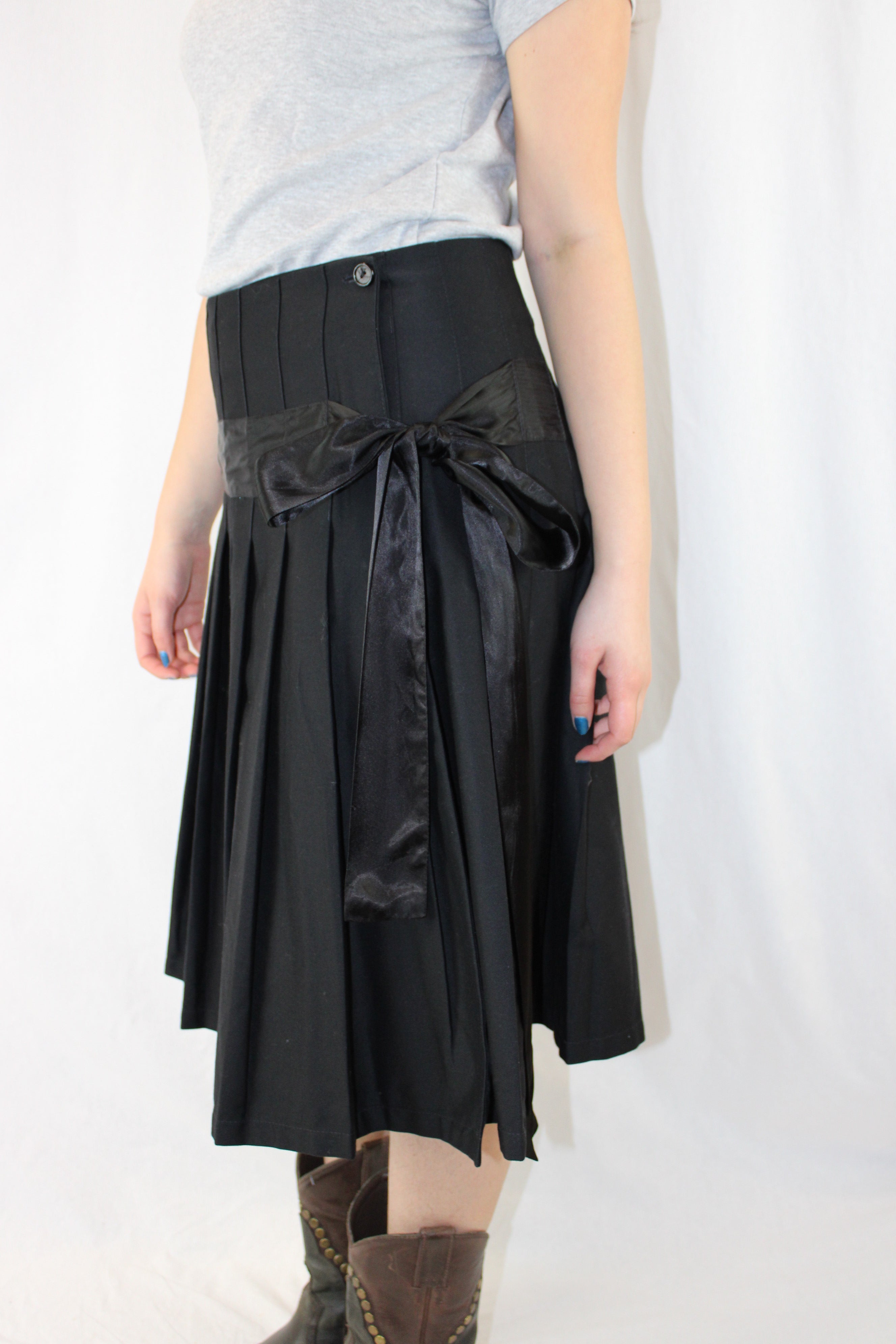 World - Fantail Skirt