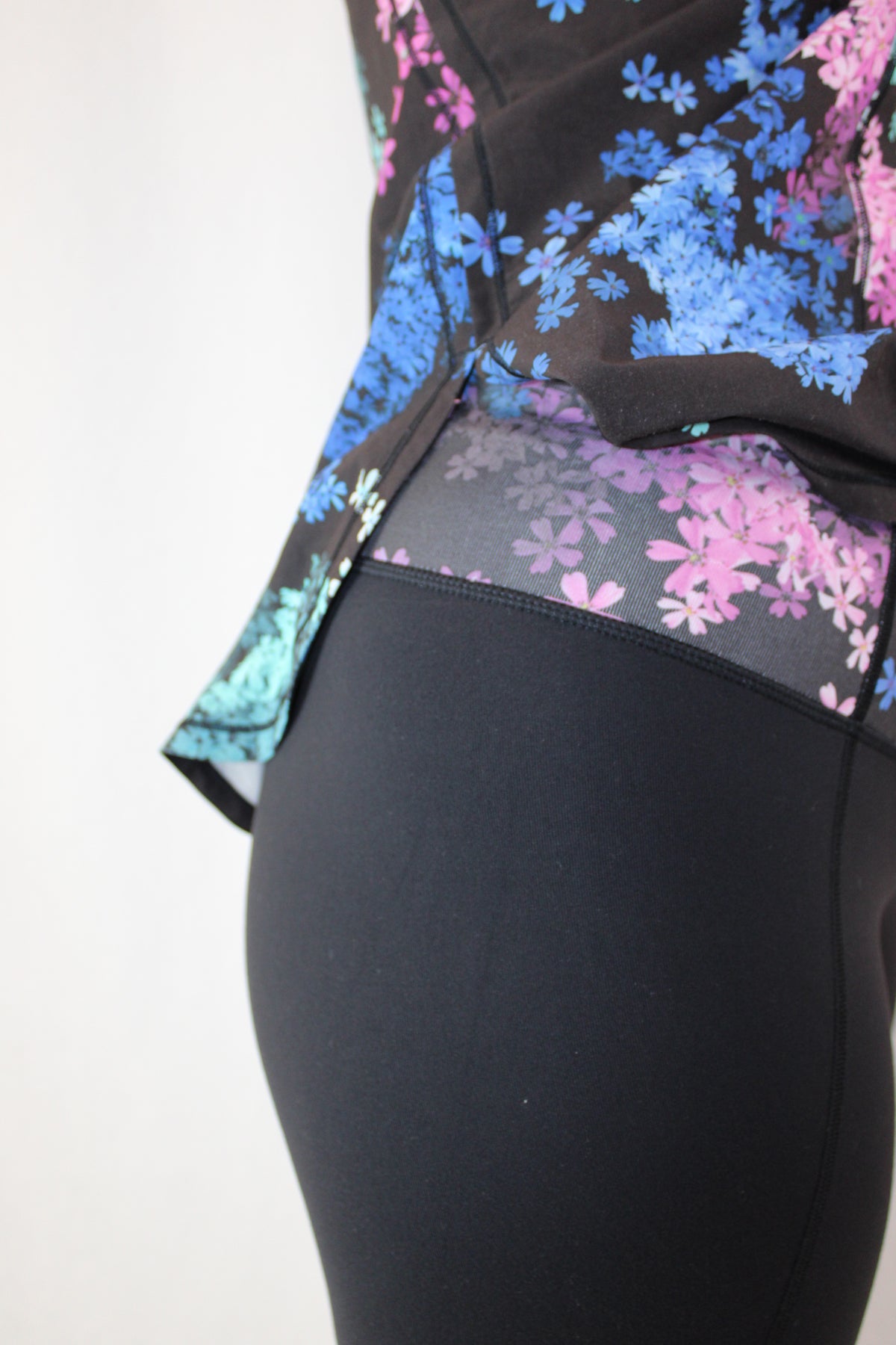 Lululemon - Gather & Crow Crop