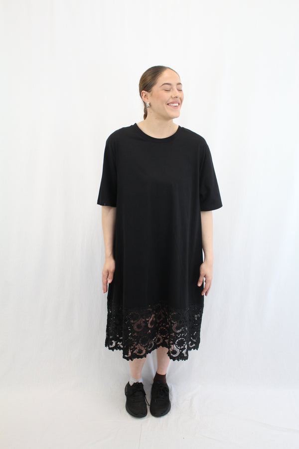 Curate Trelise Cooper - 'Straight Laced Midi Dress'
