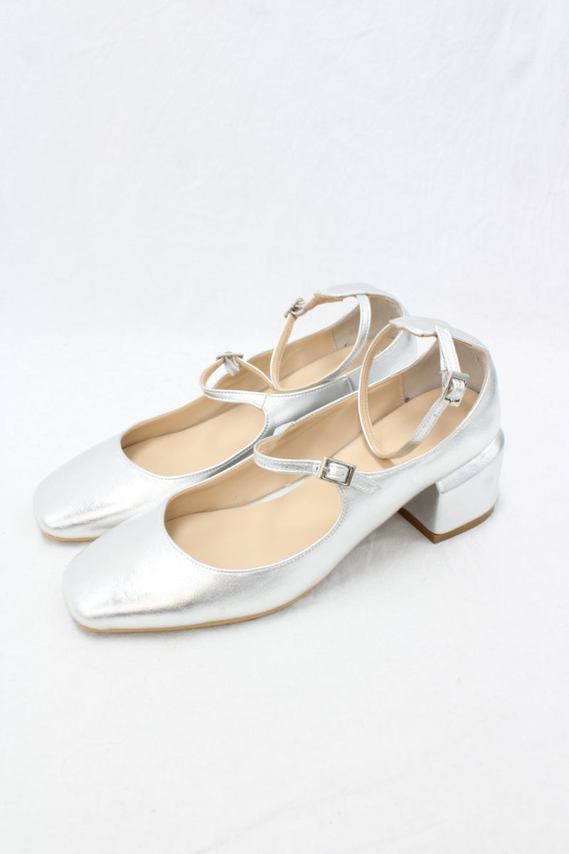 Peche - Silver Heeled Ballet Shoes