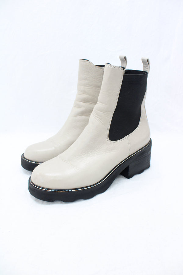 Isabella Anselmi - Leather Chelsea Boots