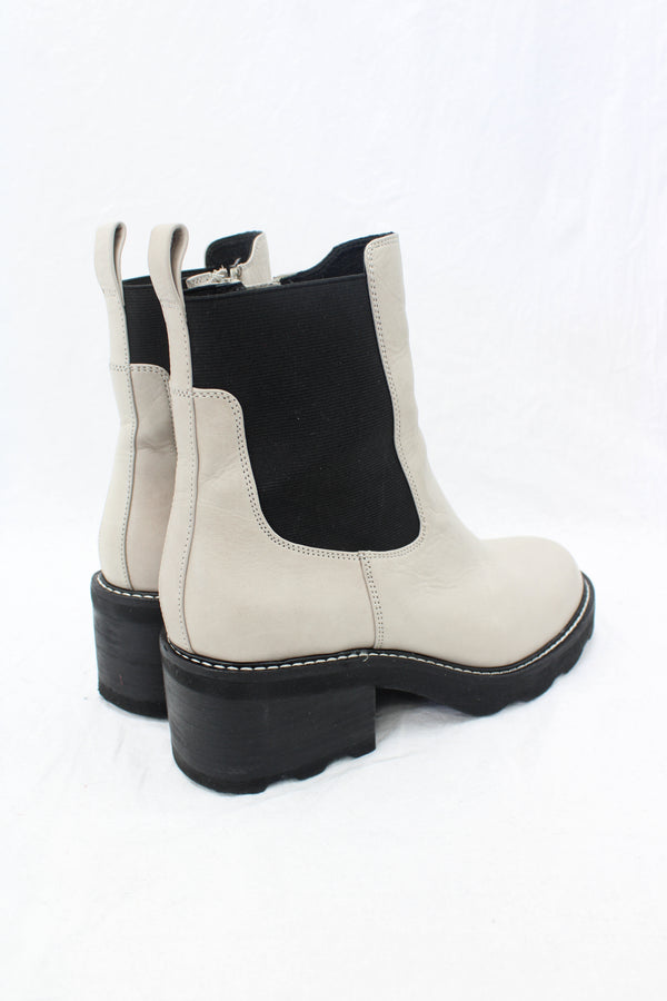 Isabella Anselmi - Leather Chelsea Boots