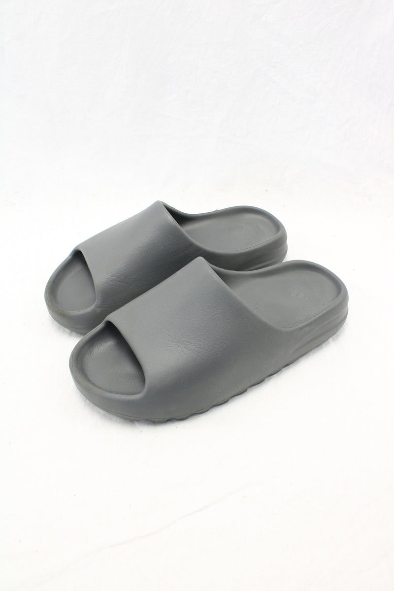 Adidas x Yeezy - Puff Slides