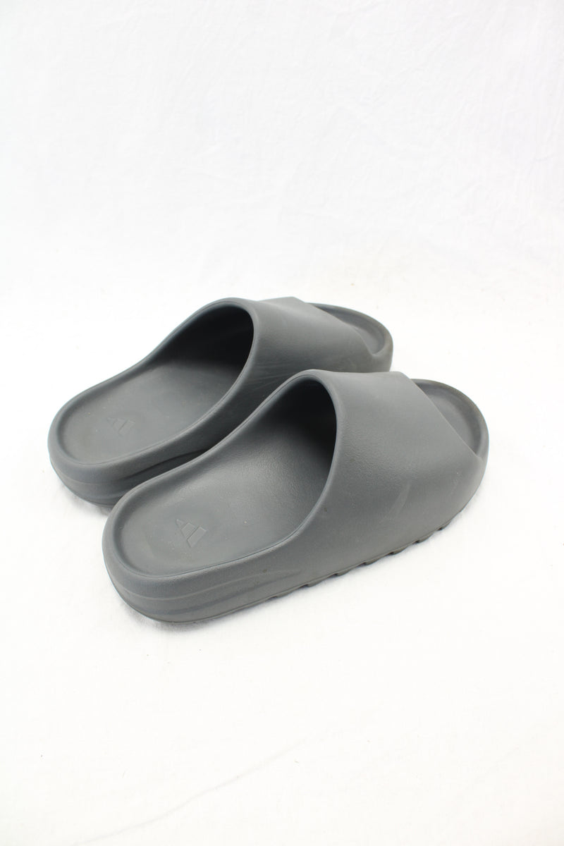 Adidas x Yeezy - Puff Slides