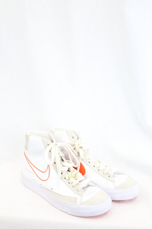 Nike - 'Blazer Mid 77' Sneaker
