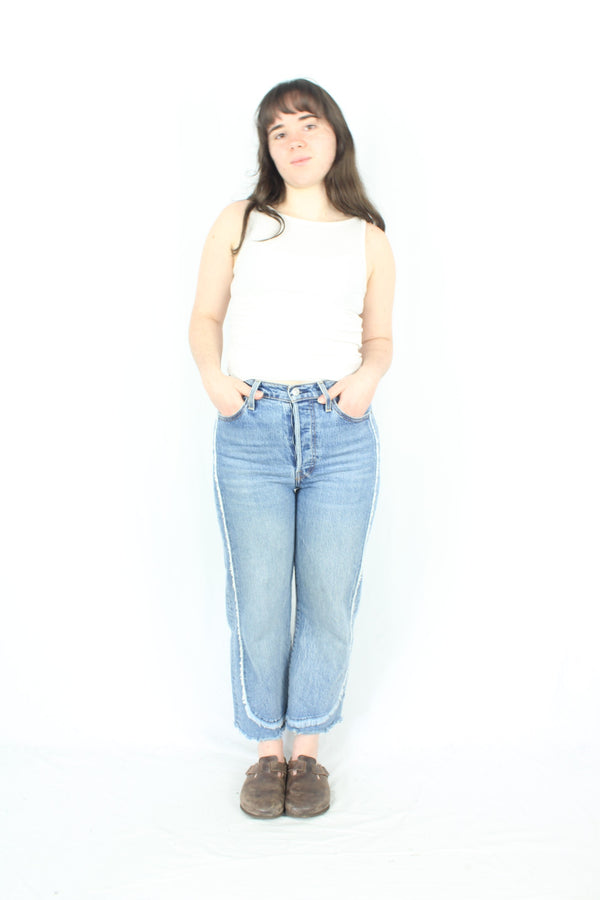 Levi Strauss - Ribcage Straight Frayed Jeans