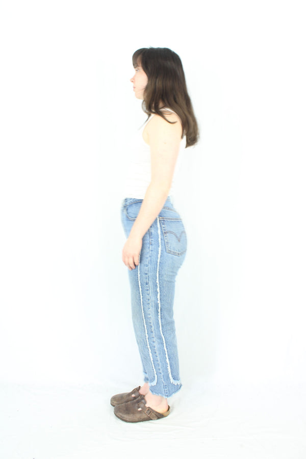 Levi Strauss - Ribcage Straight Frayed Jeans