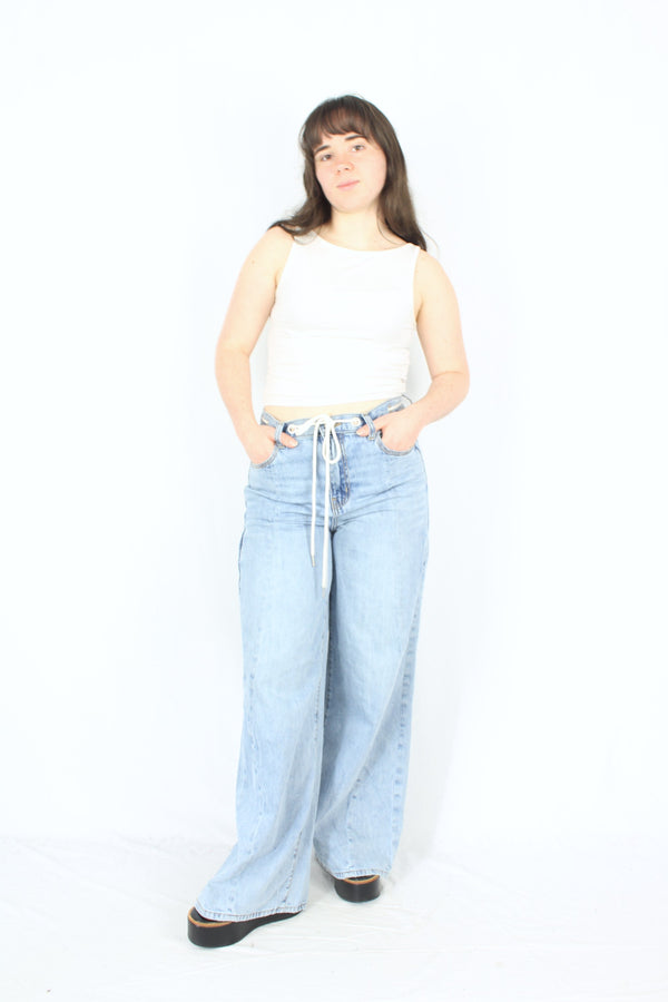 Max - Wide Leg Gromet Jeans