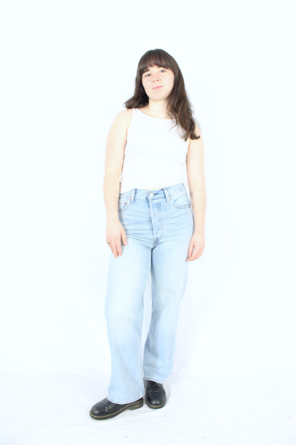 Levi Strauss - Ribcage Straight Ankle Jeans