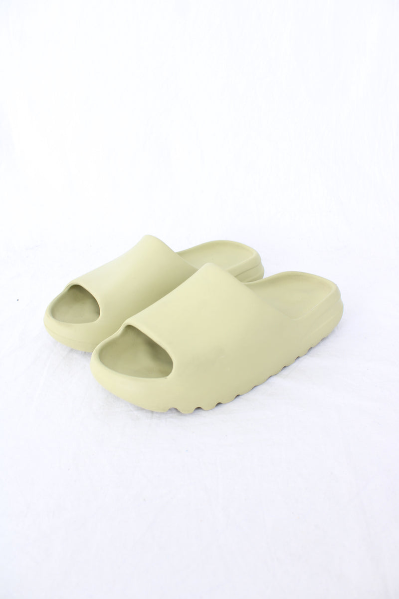 Yeezy - Green Slides