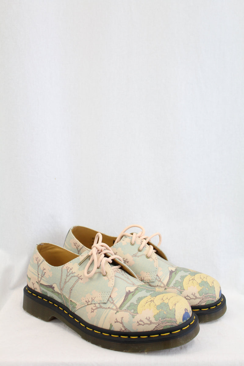 Dr Martens - 'The Met Masterpiece' Fuji Lows