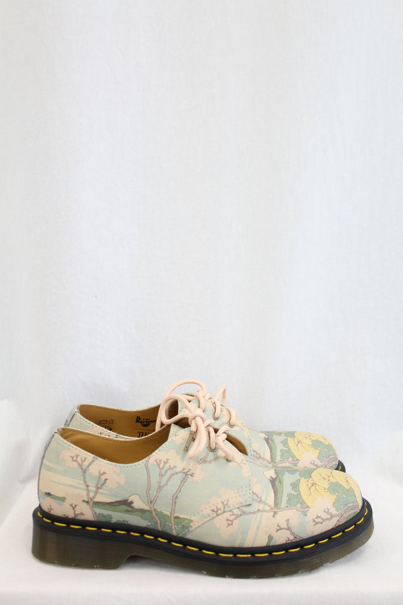 Dr Martens - 'The Met Masterpiece' Fuji Lows