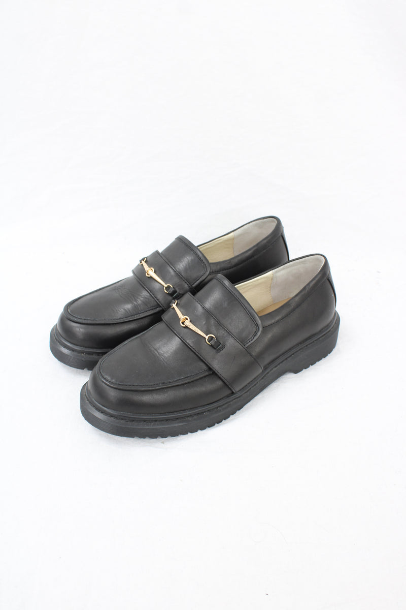 Chaos & Harmony - Gold Bar Loafers