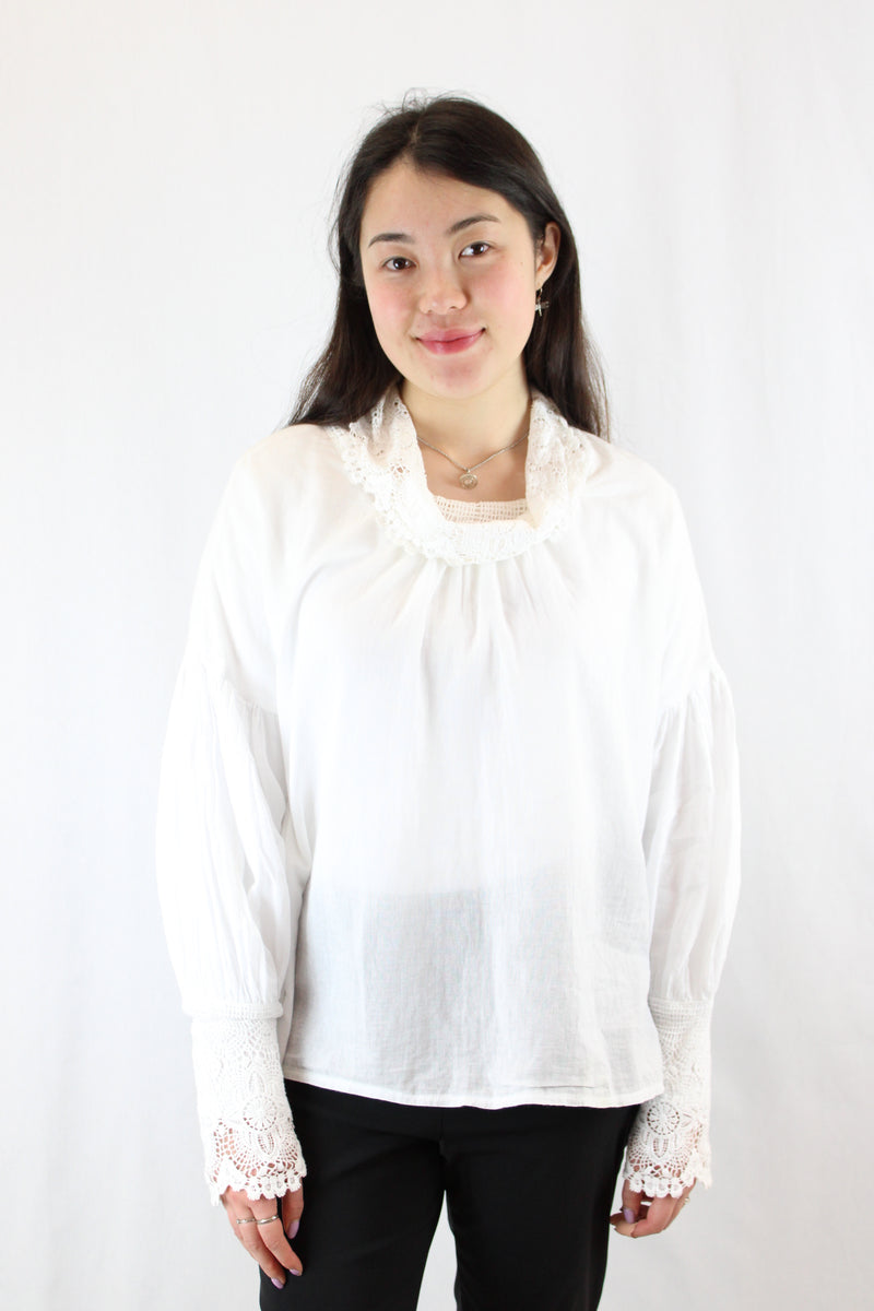 Briarwood - Lace Turtleneck