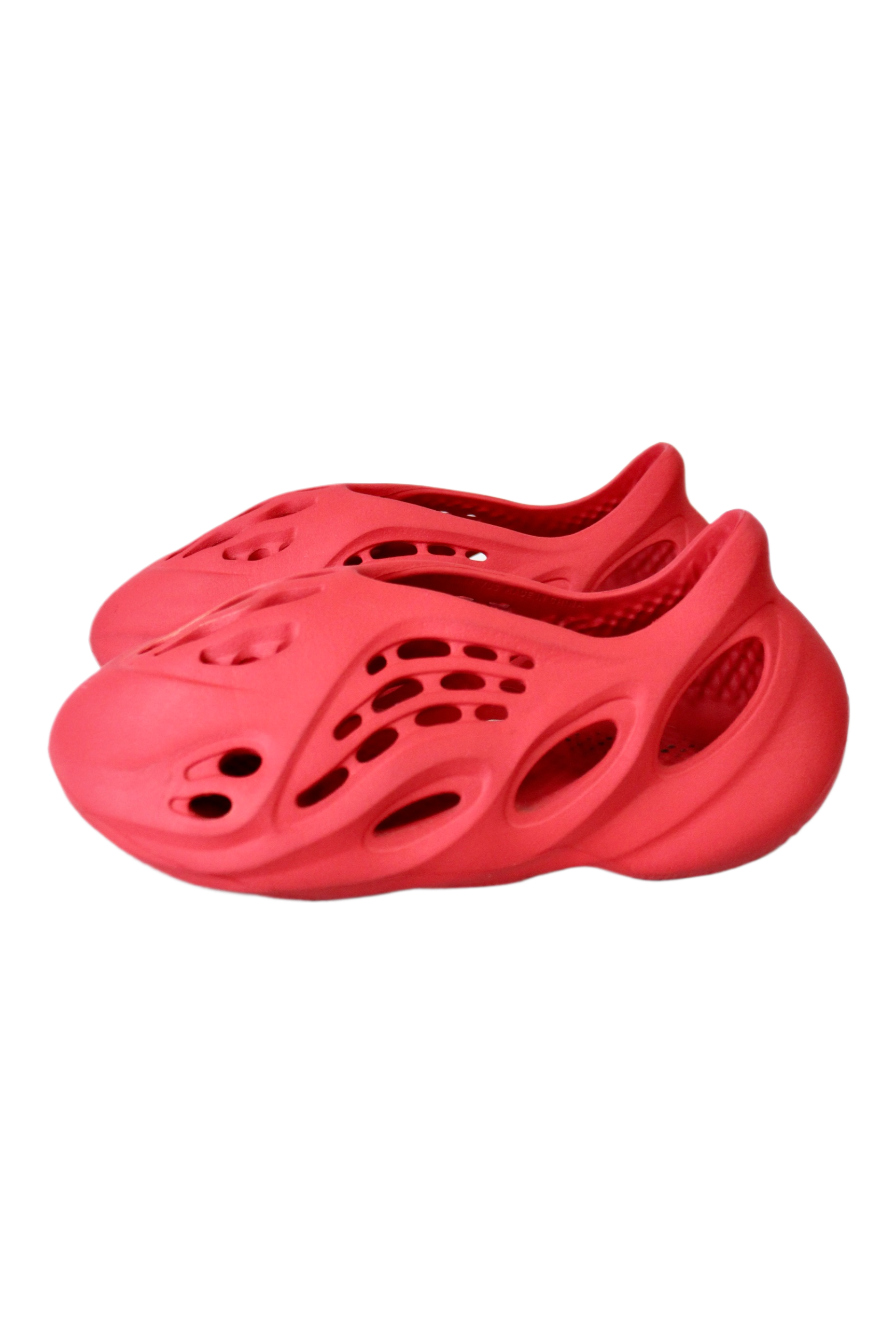 Yeezy x Adidas - Vermillion Foam Runner