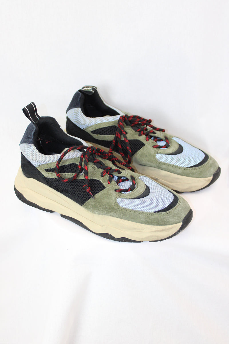 P448 - Chunky Sneakers