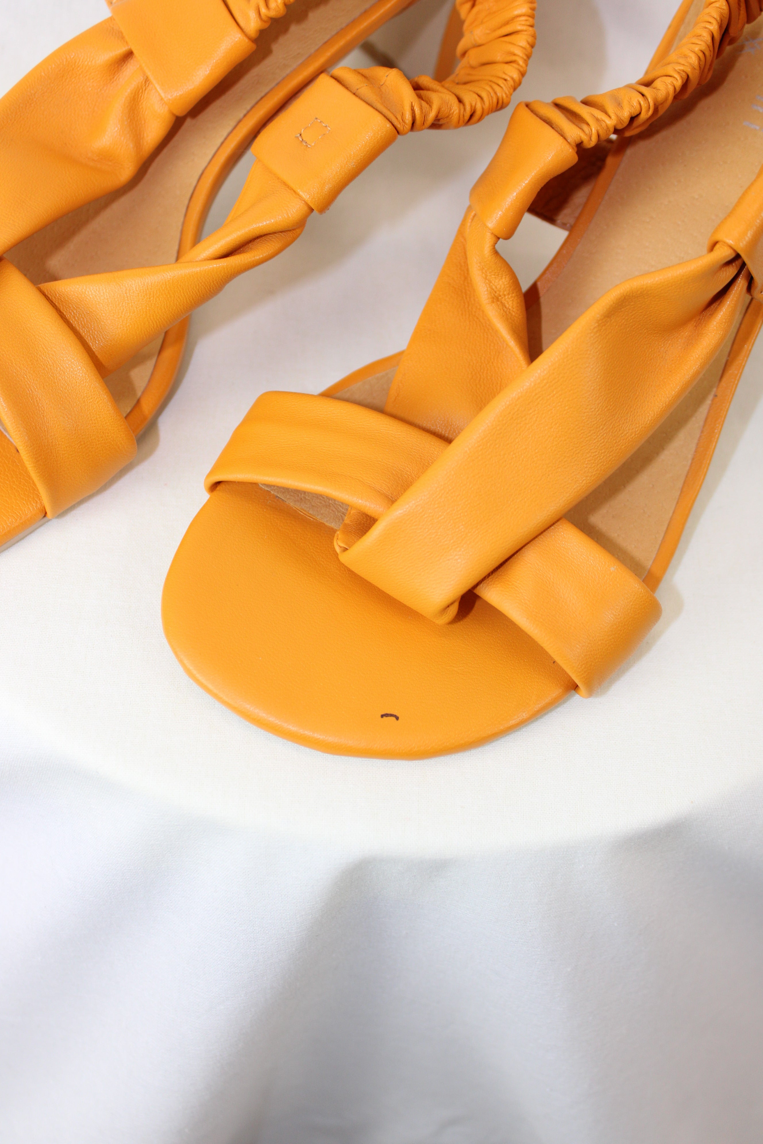 Moochi - Linked Slingback Heel