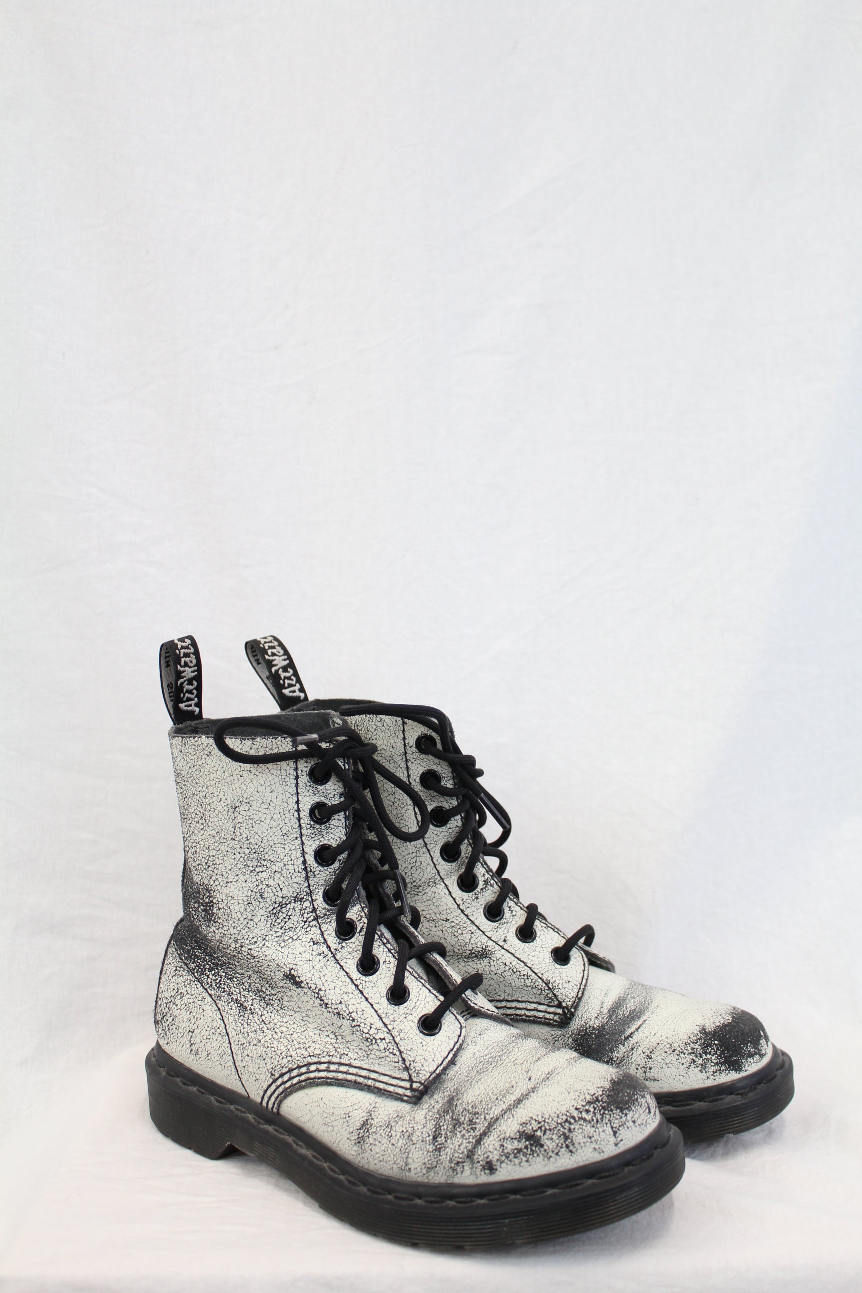 Dr Martens - Cracked Leather Boot