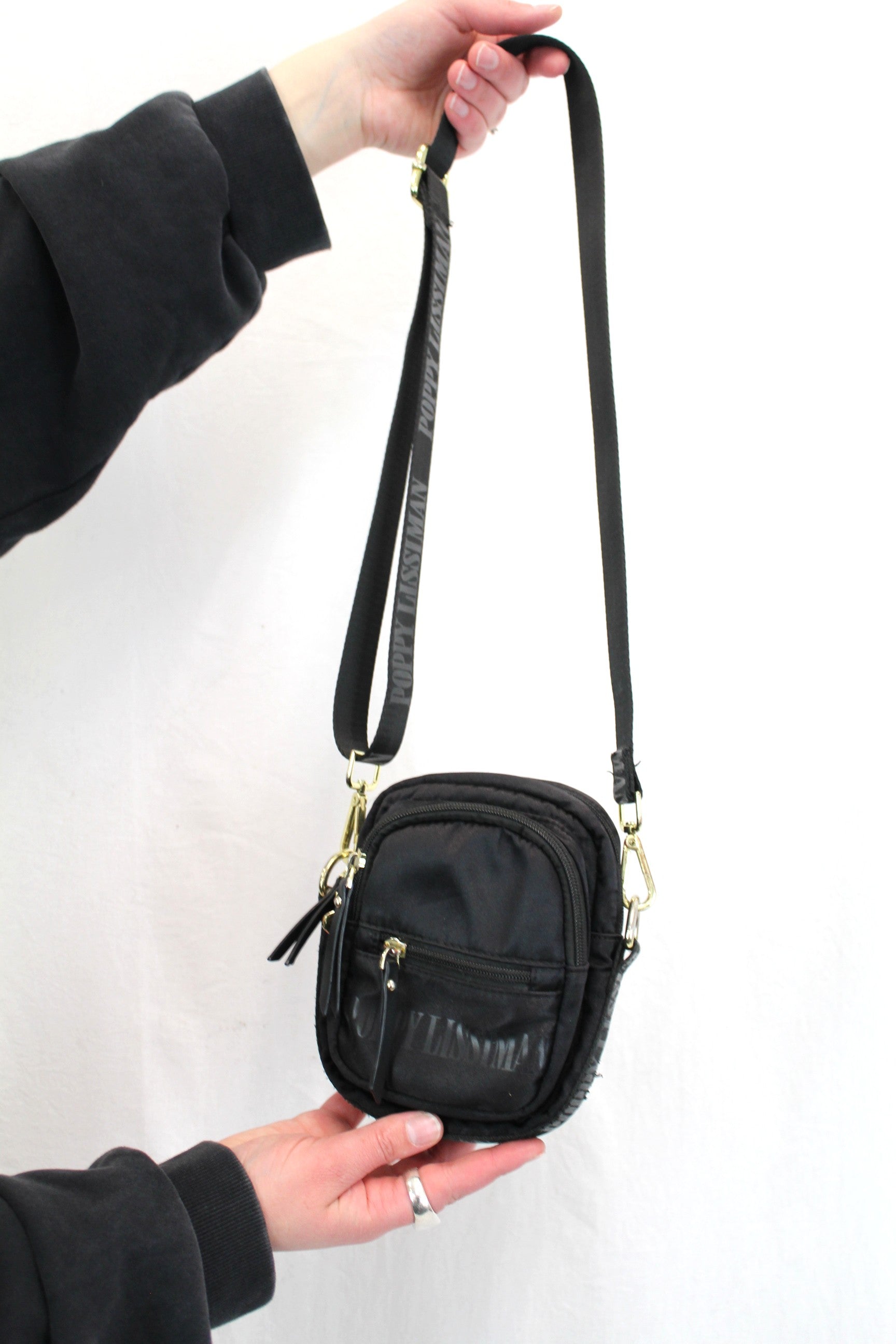 Poppy Lissiman - Nifty Camera Bag