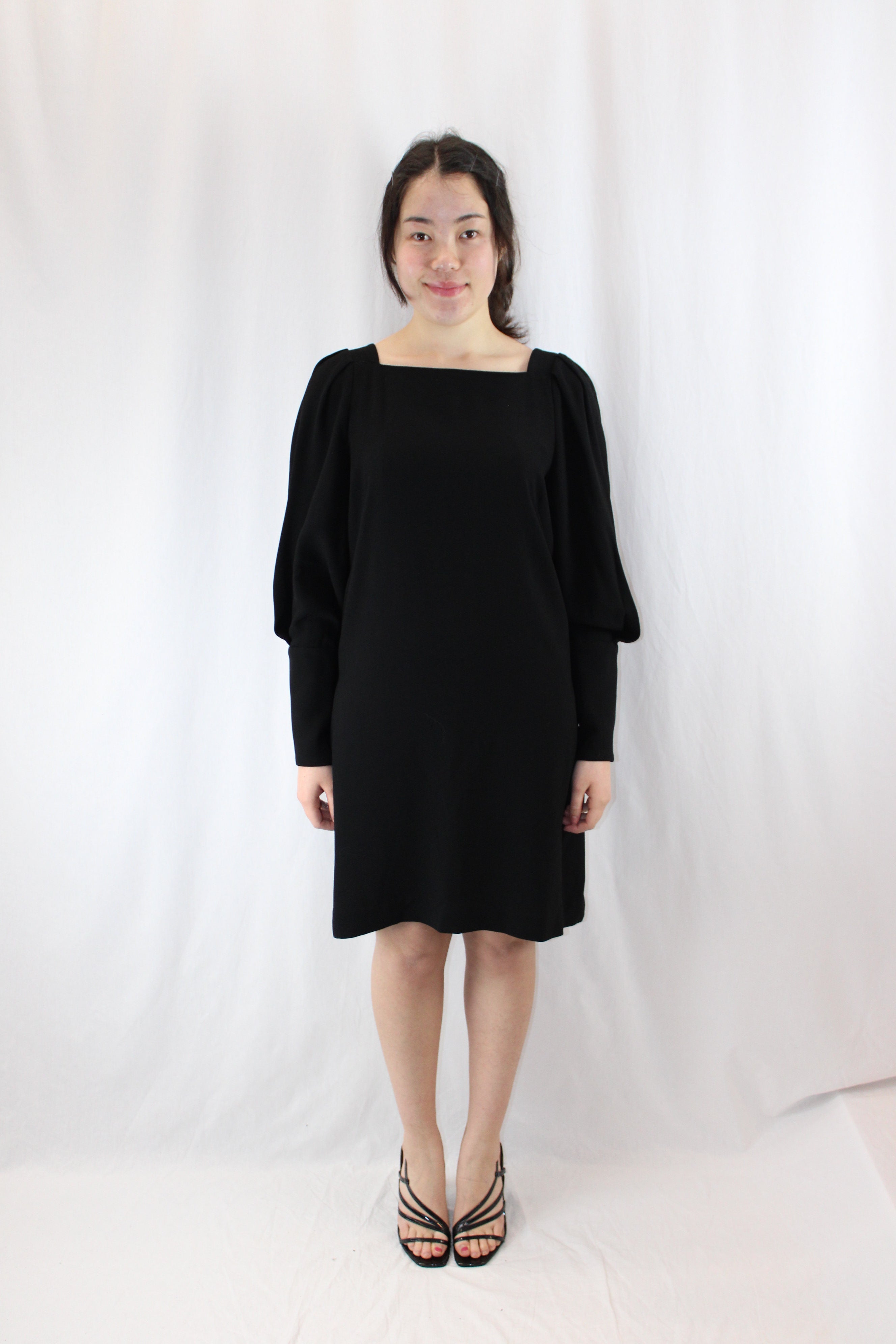 Cue - NWT Minimal Mini Dress