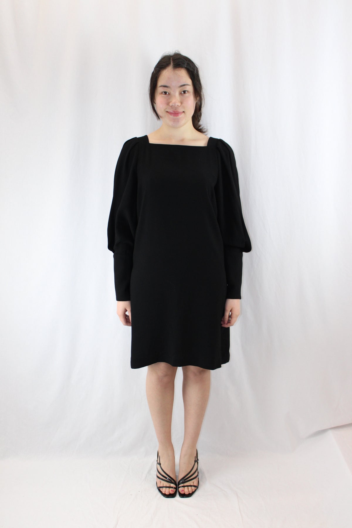 Cue - NWT Minimal Mini Dress