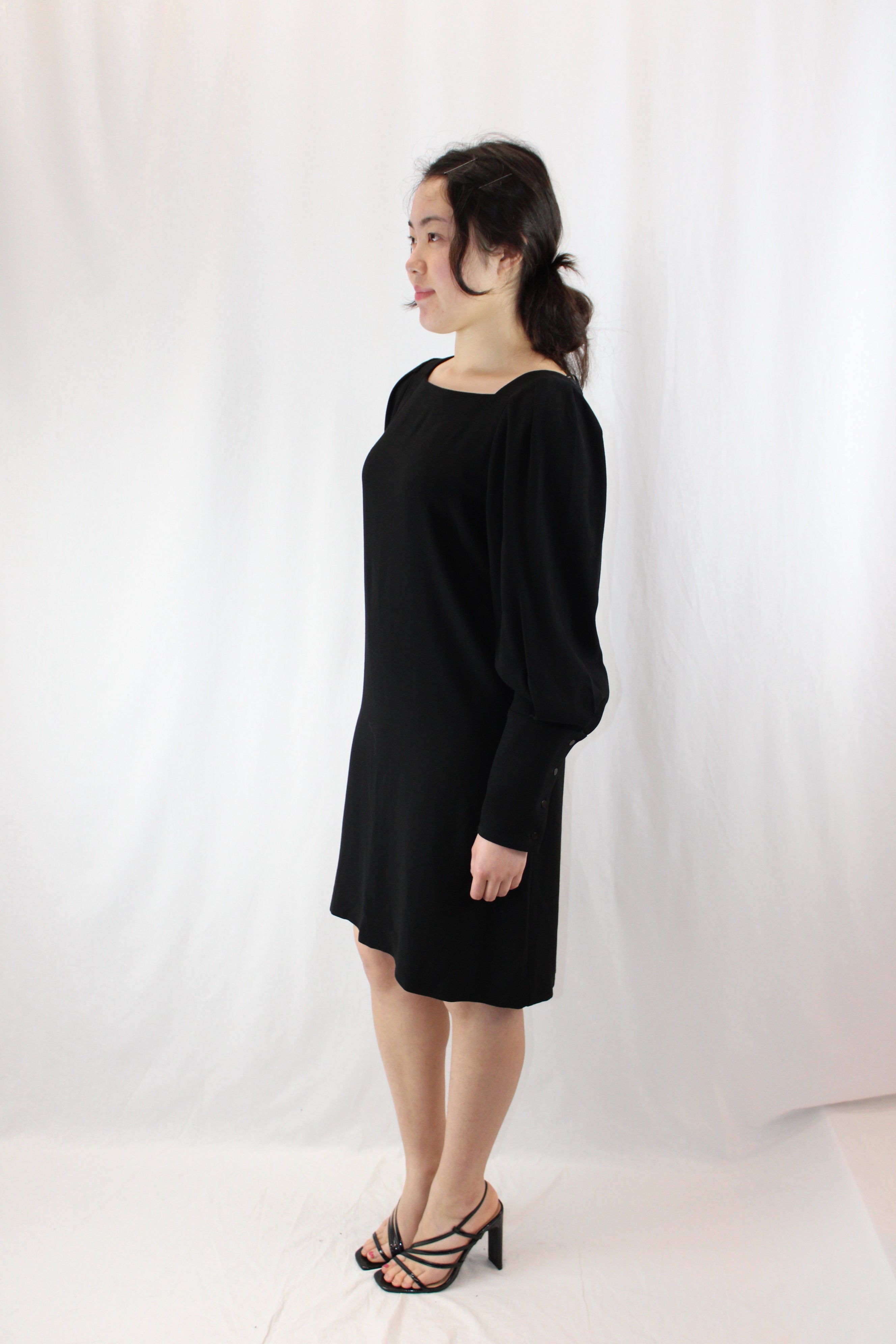 Cue - NWT Minimal Mini Dress