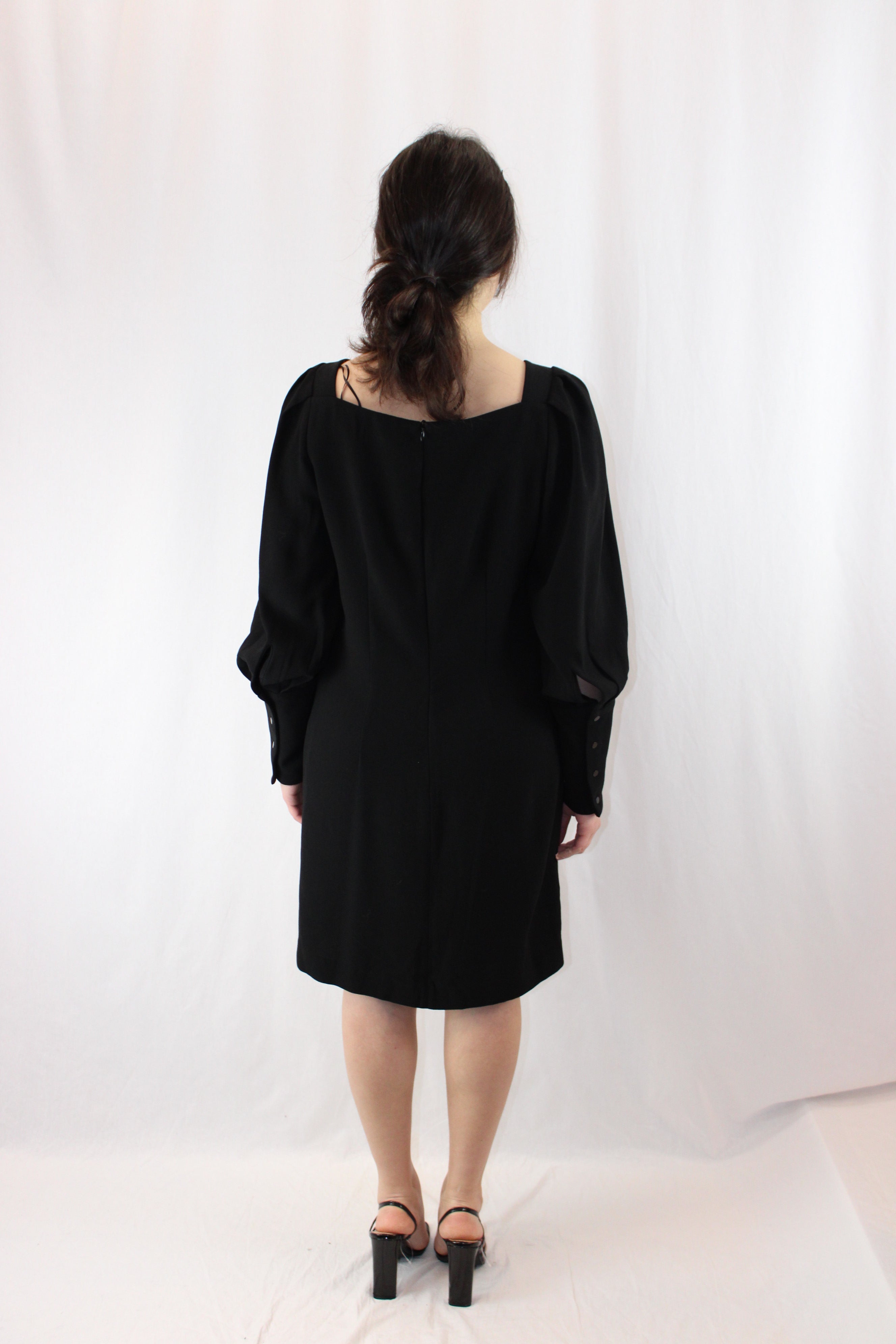 Cue - NWT Minimal Mini Dress