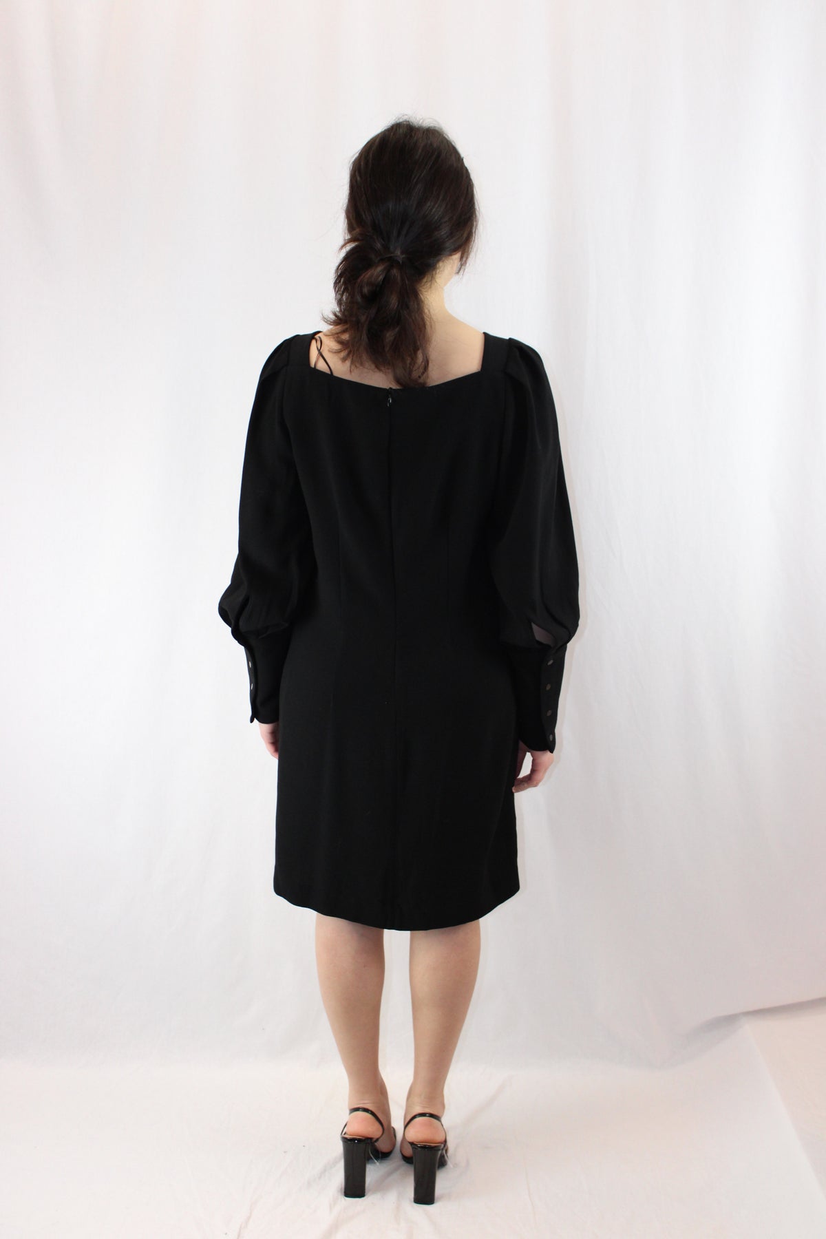 Cue - NWT Minimal Mini Dress