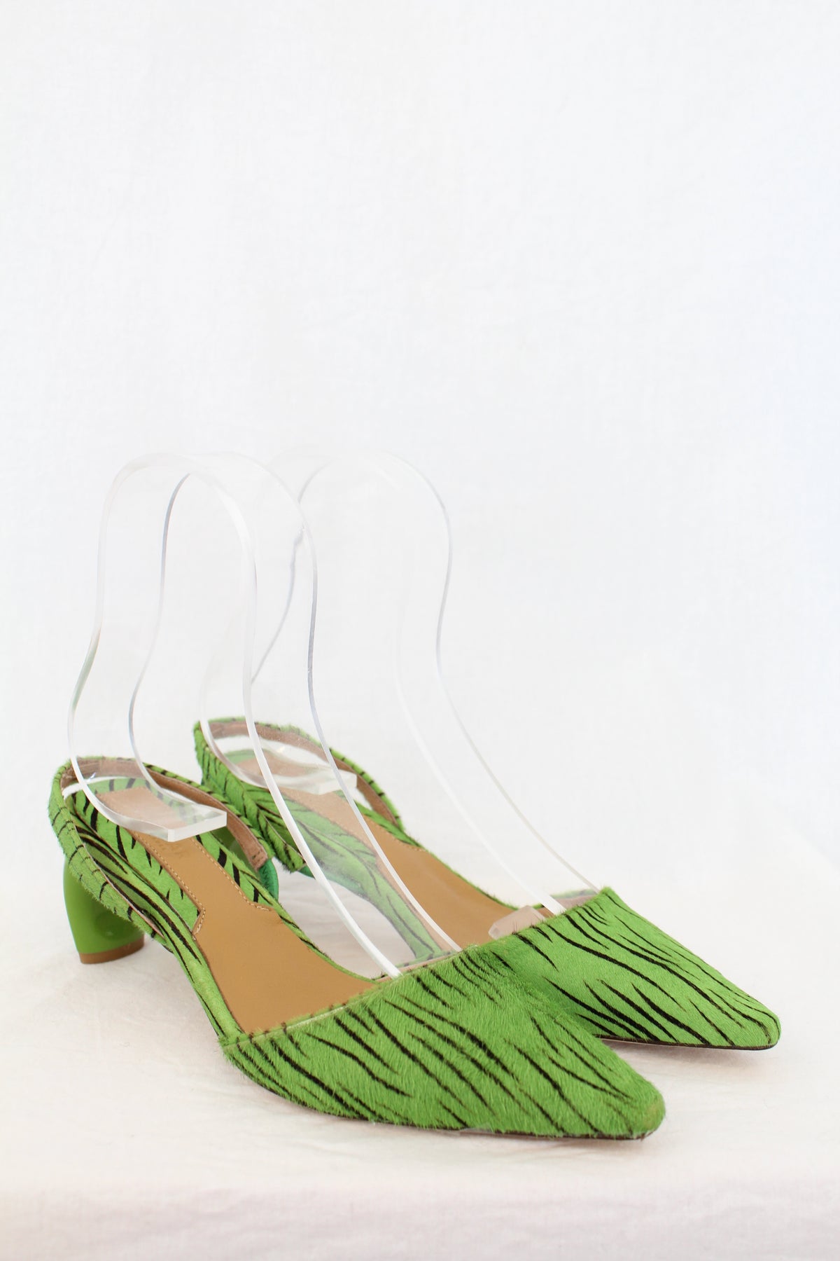 Jaggar - Slingback Kitten Heels