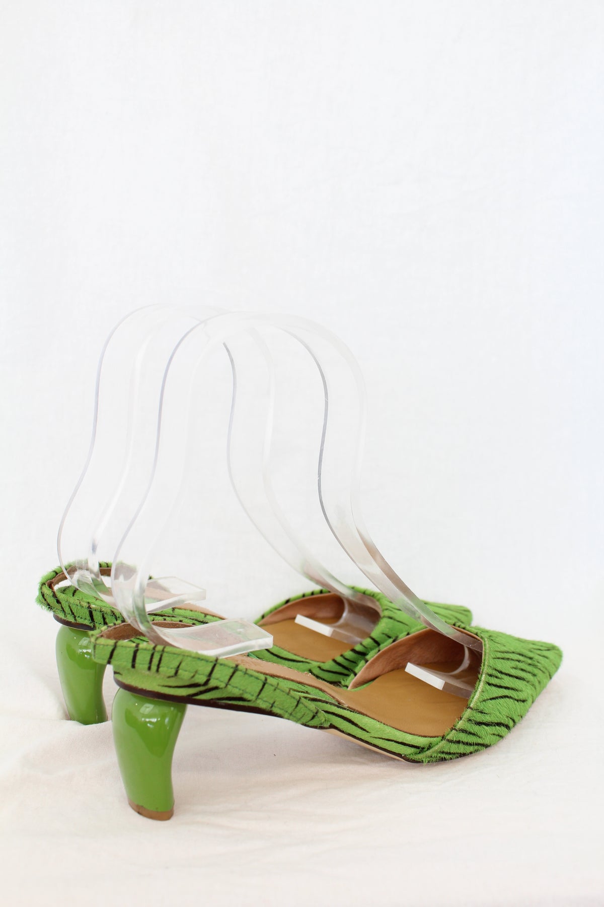 Jaggar - Slingback Kitten Heels