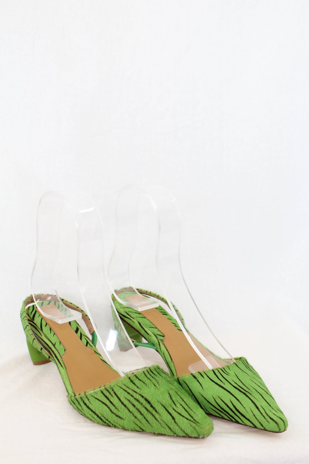 Jaggar - Slingback Kitten Heels