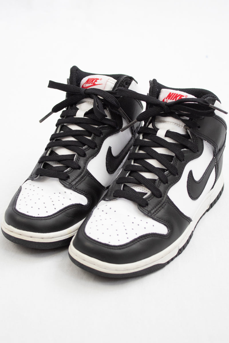 Nike - Retro 'Panda' Dunk Highs