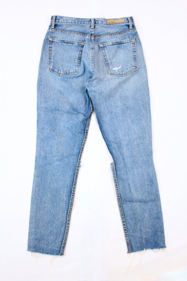 Grlfrnd - Distressed Jeans