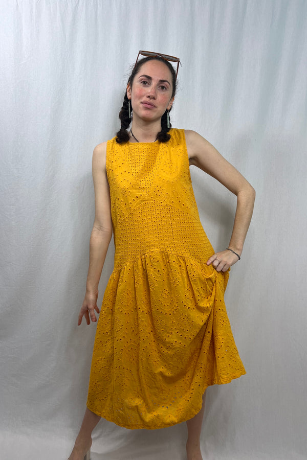 Sleeveless Embroidery Midi Dress