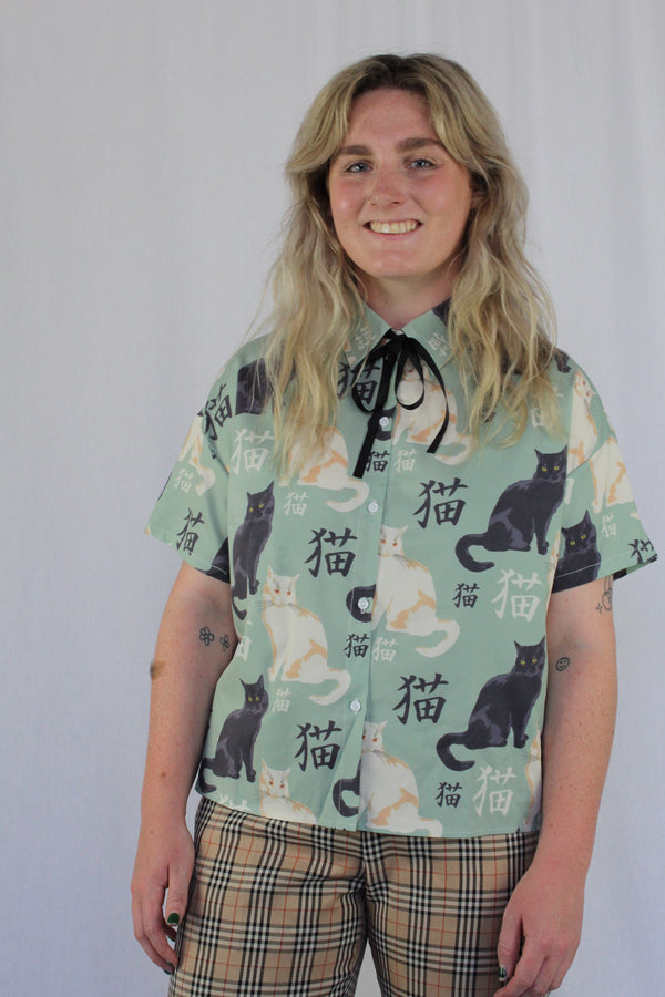 Japanese cat print shirt